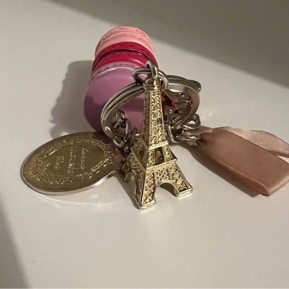 Laduree Macaron & Eiffel Tower Pink Bag Charm Key Chain - Picture 4 of 7